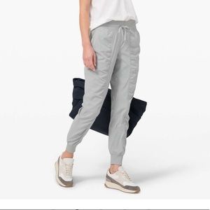 Lululemon Lined Dance Studio Jogger SZ 4